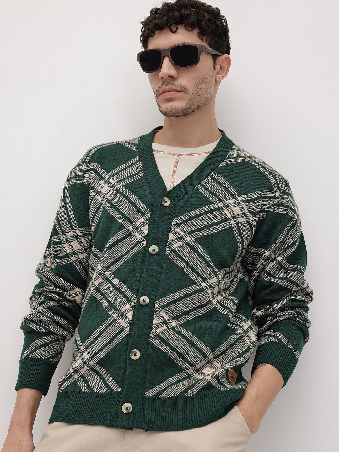 Men Self Design V Neck Green Sweater-image-34
