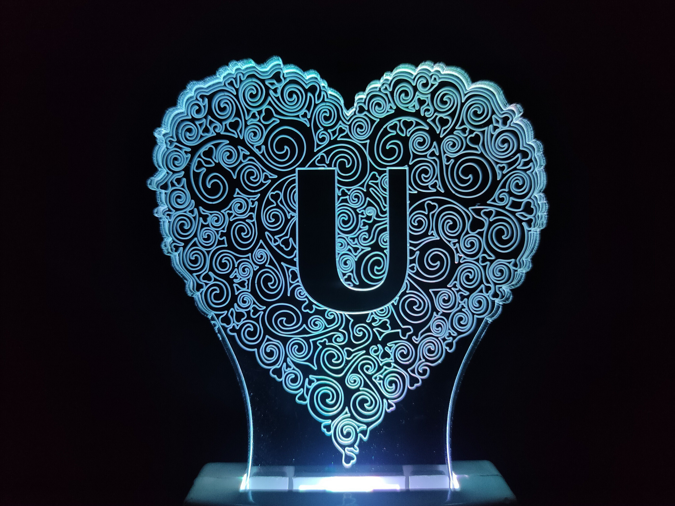 robin ALPHABET U Acrylic 3D Illusion RGB 7 Auto Colour Changing LED Plug and Play Table Lamp image 1