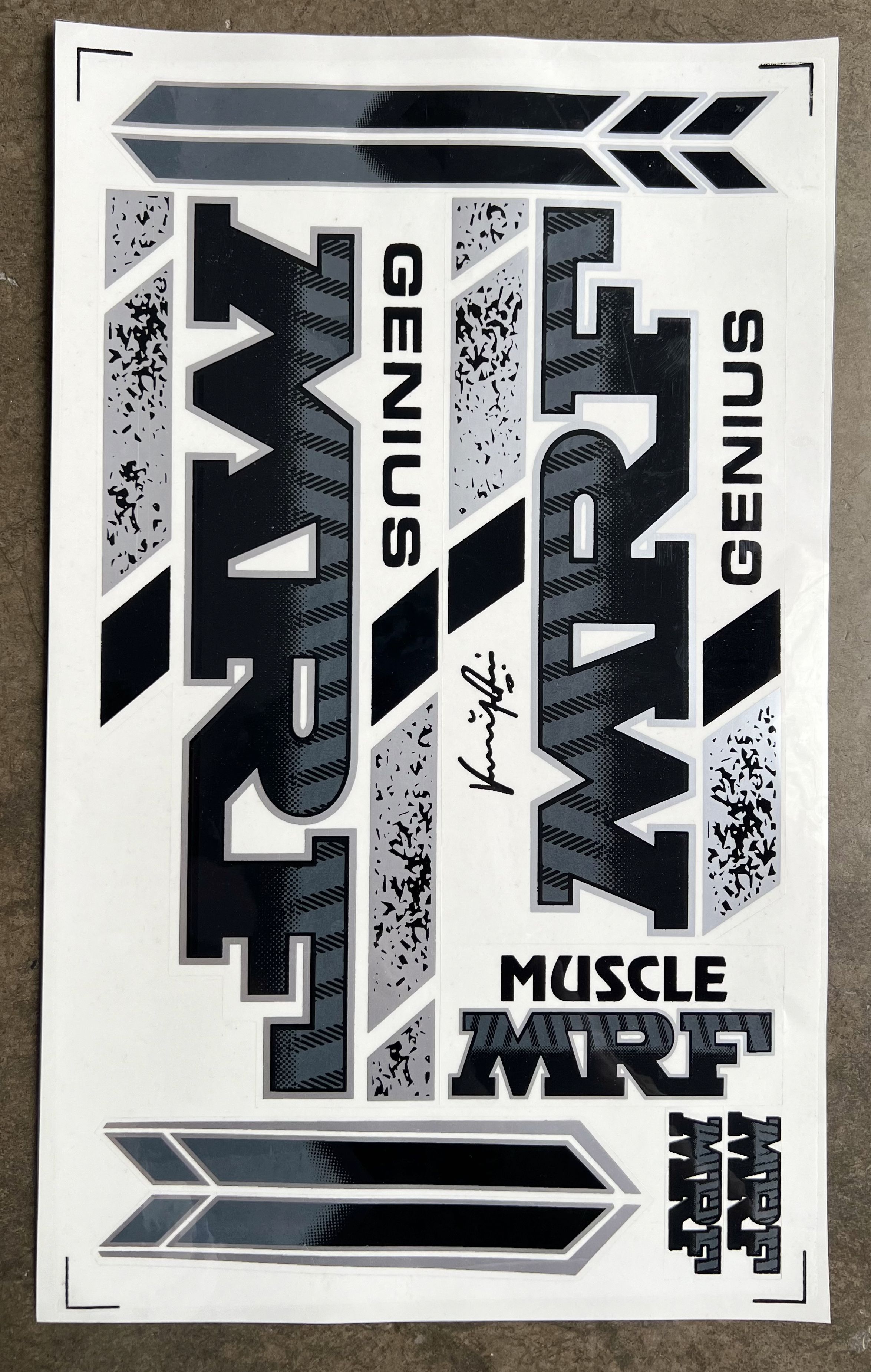 vsm MRF_MUSCLE_BLK Bat Sticker-picture-1