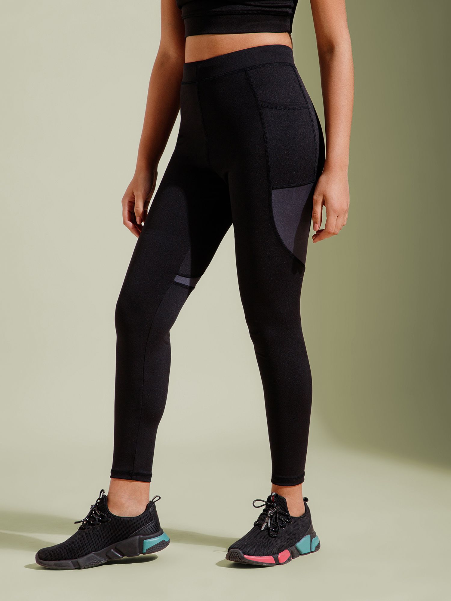 cosvos Women Colorblock Black Track Pants-picture-21