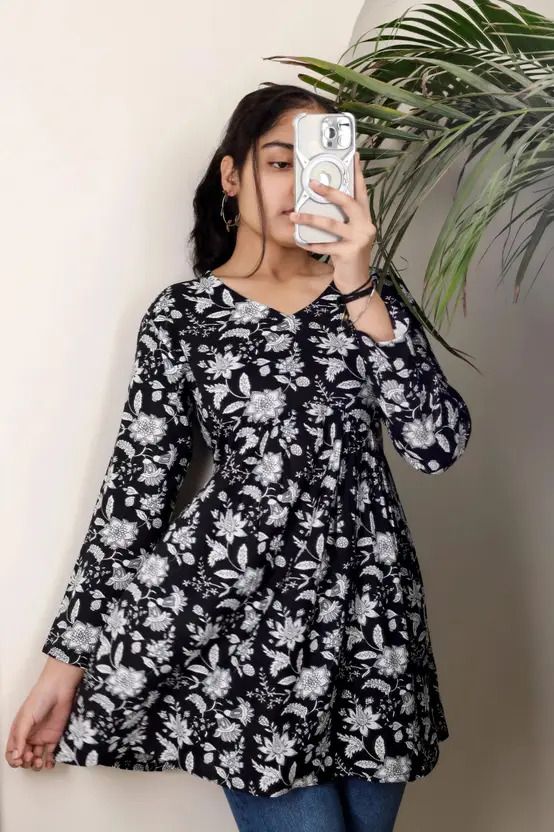 devuu fashion Casual Regular Sleeves Floral Print, Printed Women Black Top-picture-28