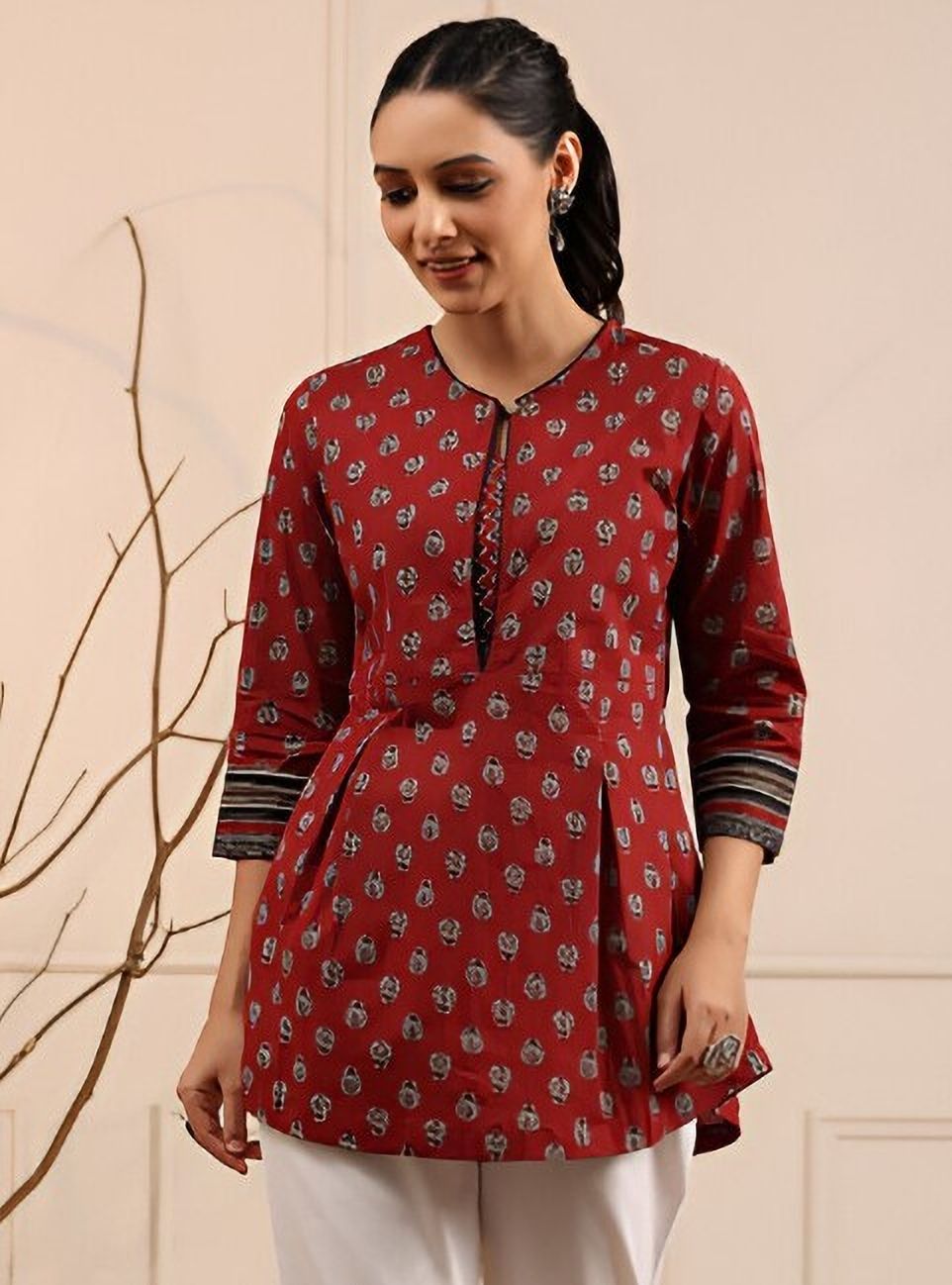 golden wings Casual Regular Sleeves Printed, Ethnic Motifs Women Maroon Top-picture-13