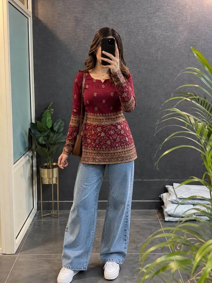 fashionhubhoney Casual Regular Sleeves Printed Women Maroon Top-picture-12
