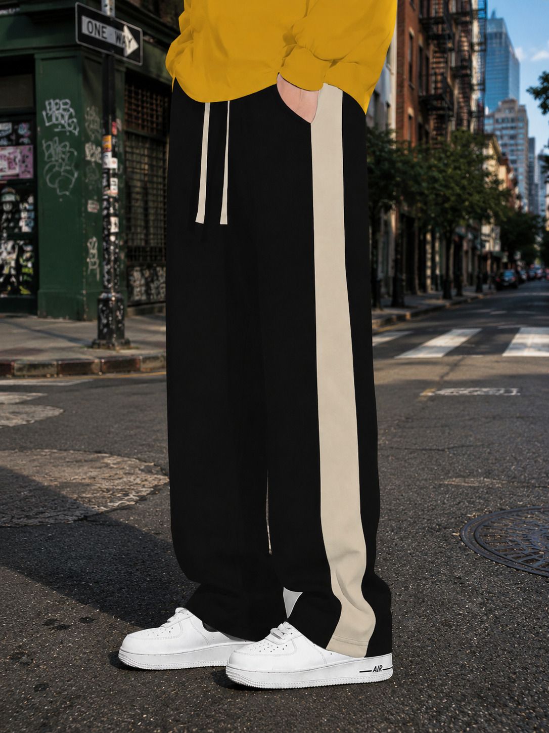sxxl.in Men Colorblock Black Track Pants-picture-41