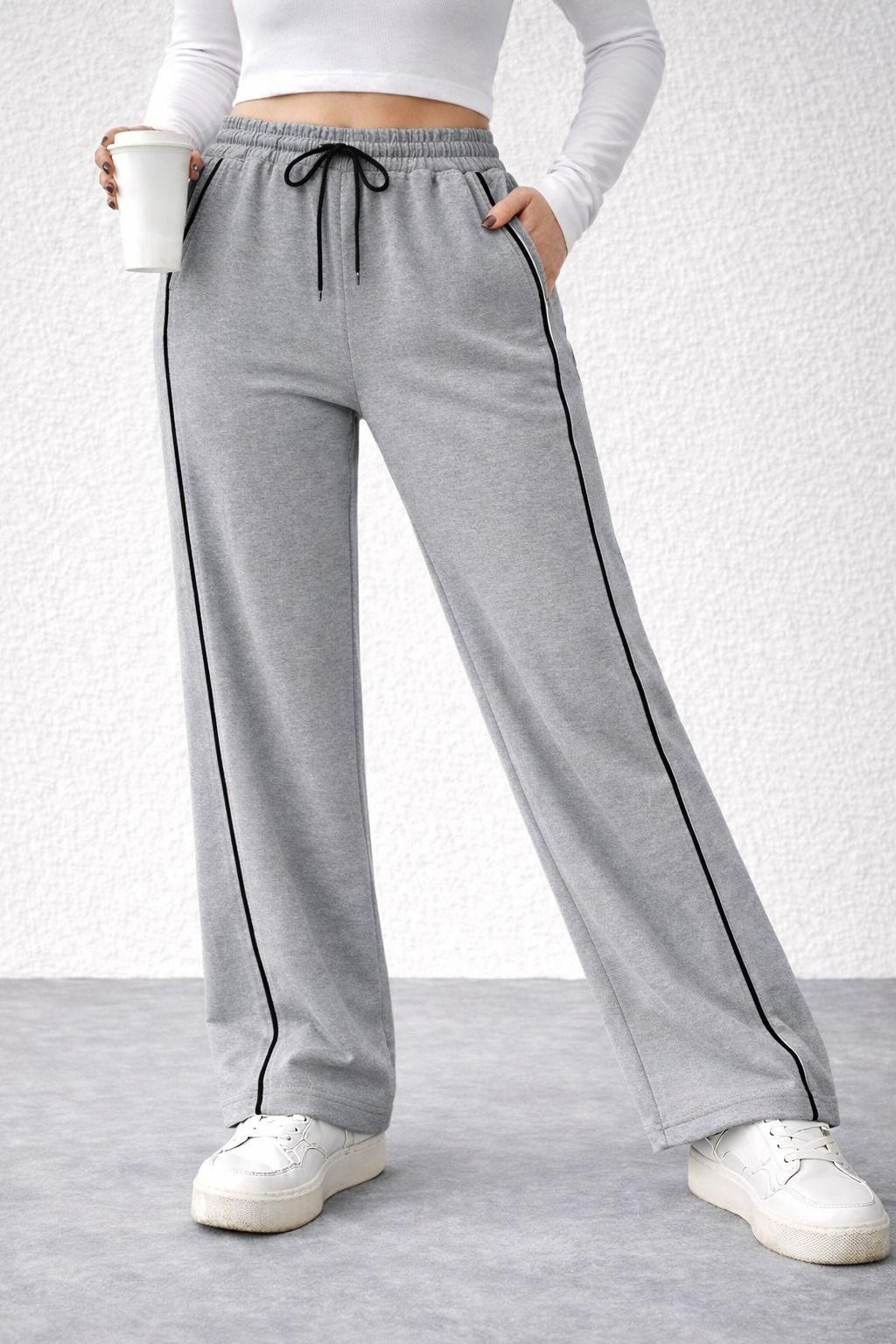 Women Solid Grey Track Pants