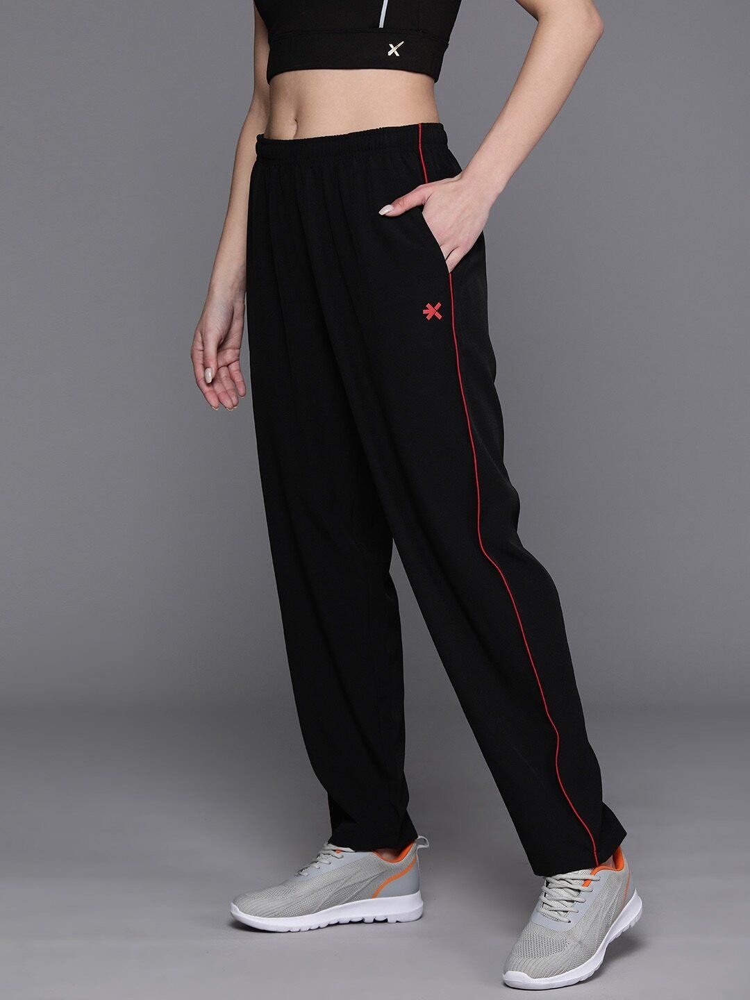 Women Solid Black Track Pants