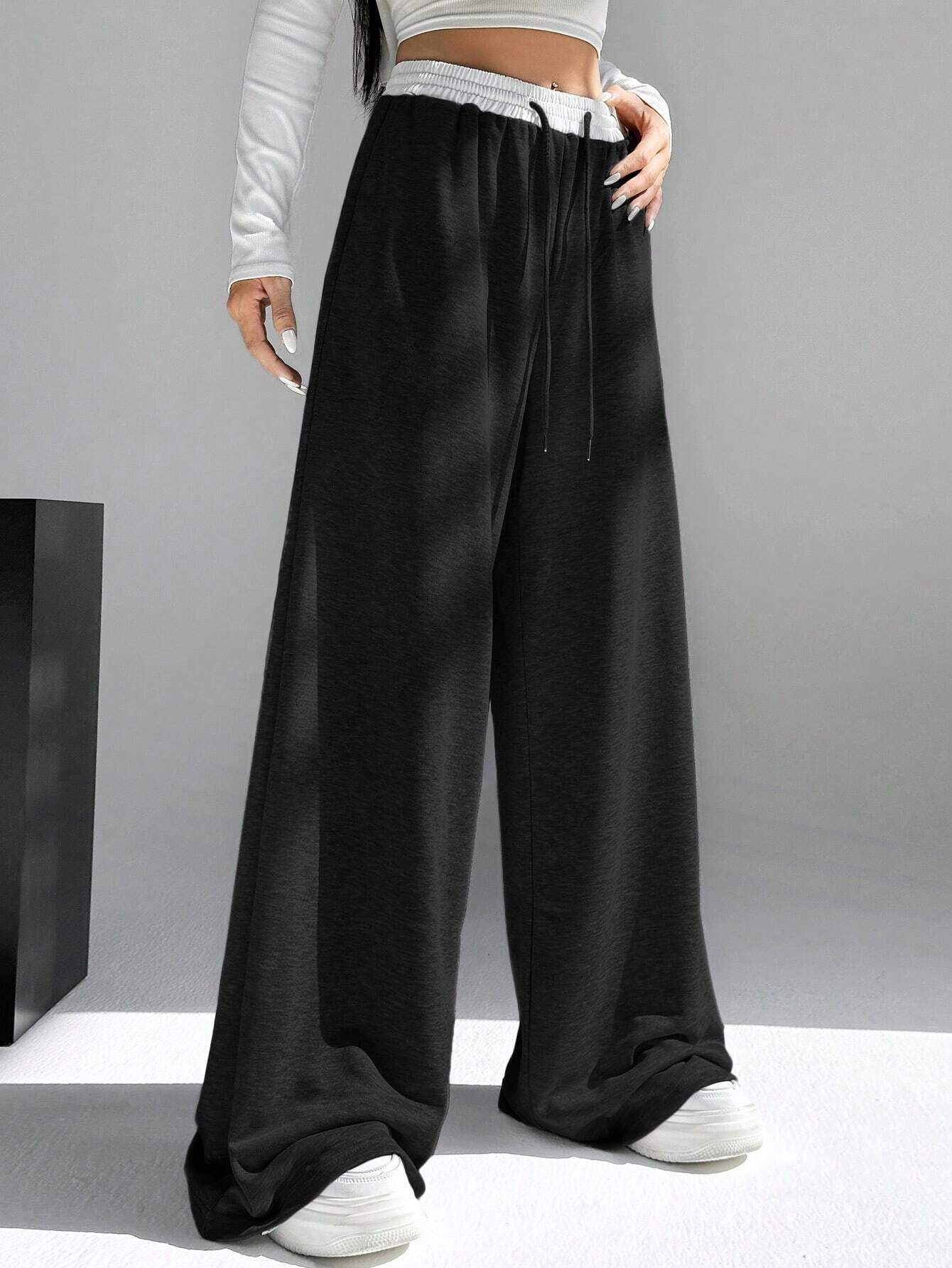 Women Loose Fit Black Cotton Blend Trousers-image-36