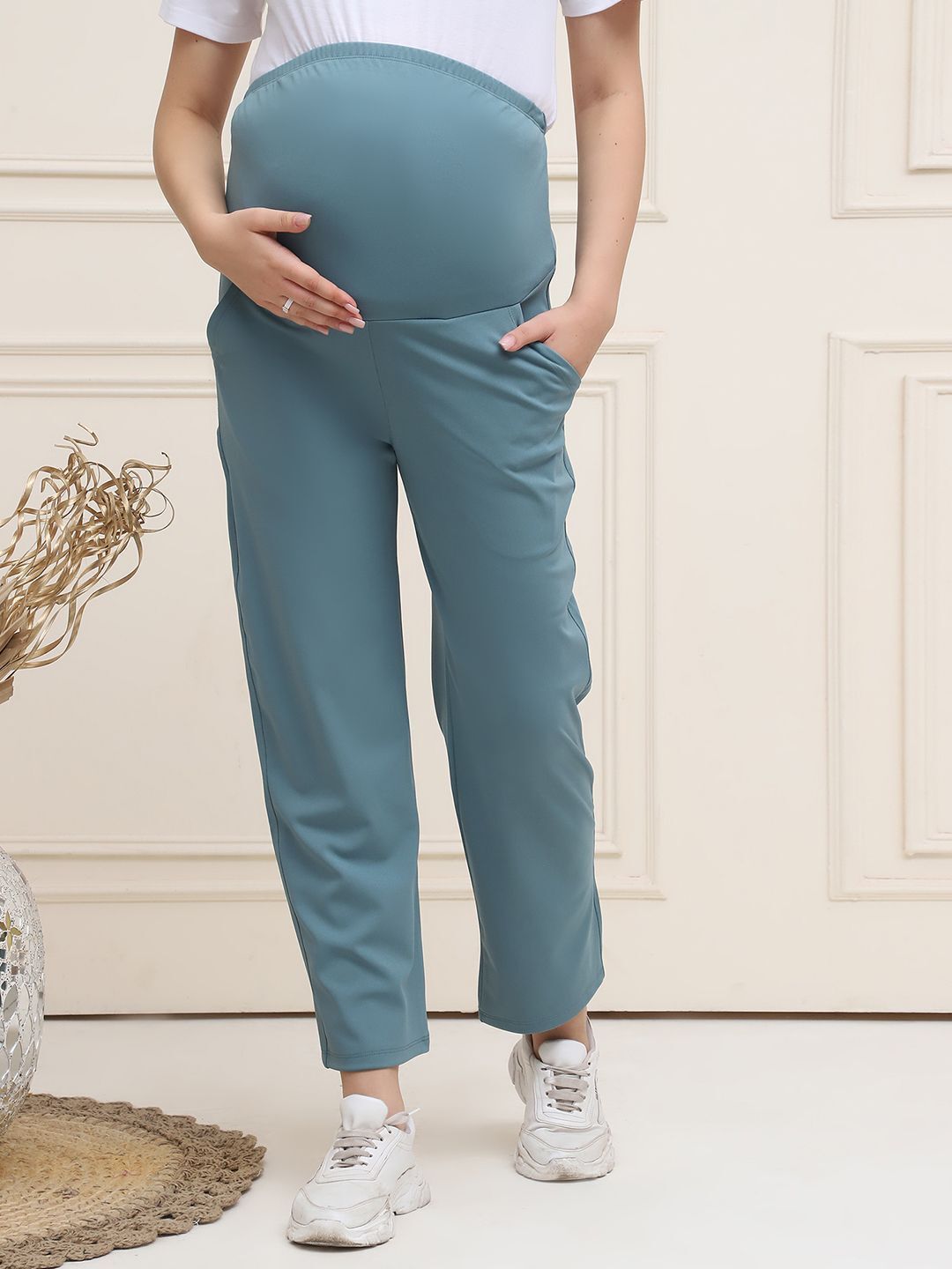 well-kept Women Solid Green Track Pants-picture-27