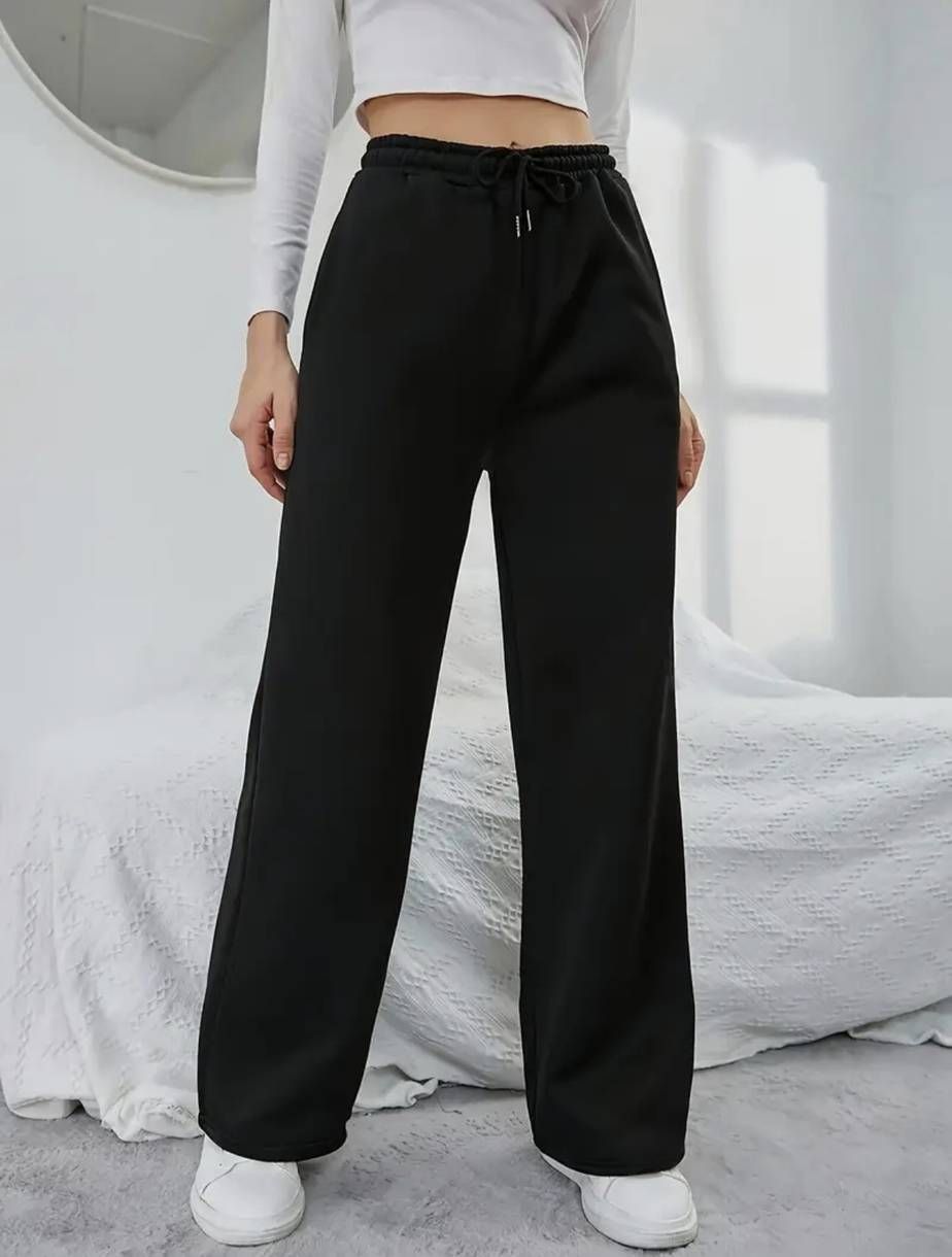 Women Solid Black Track Pants