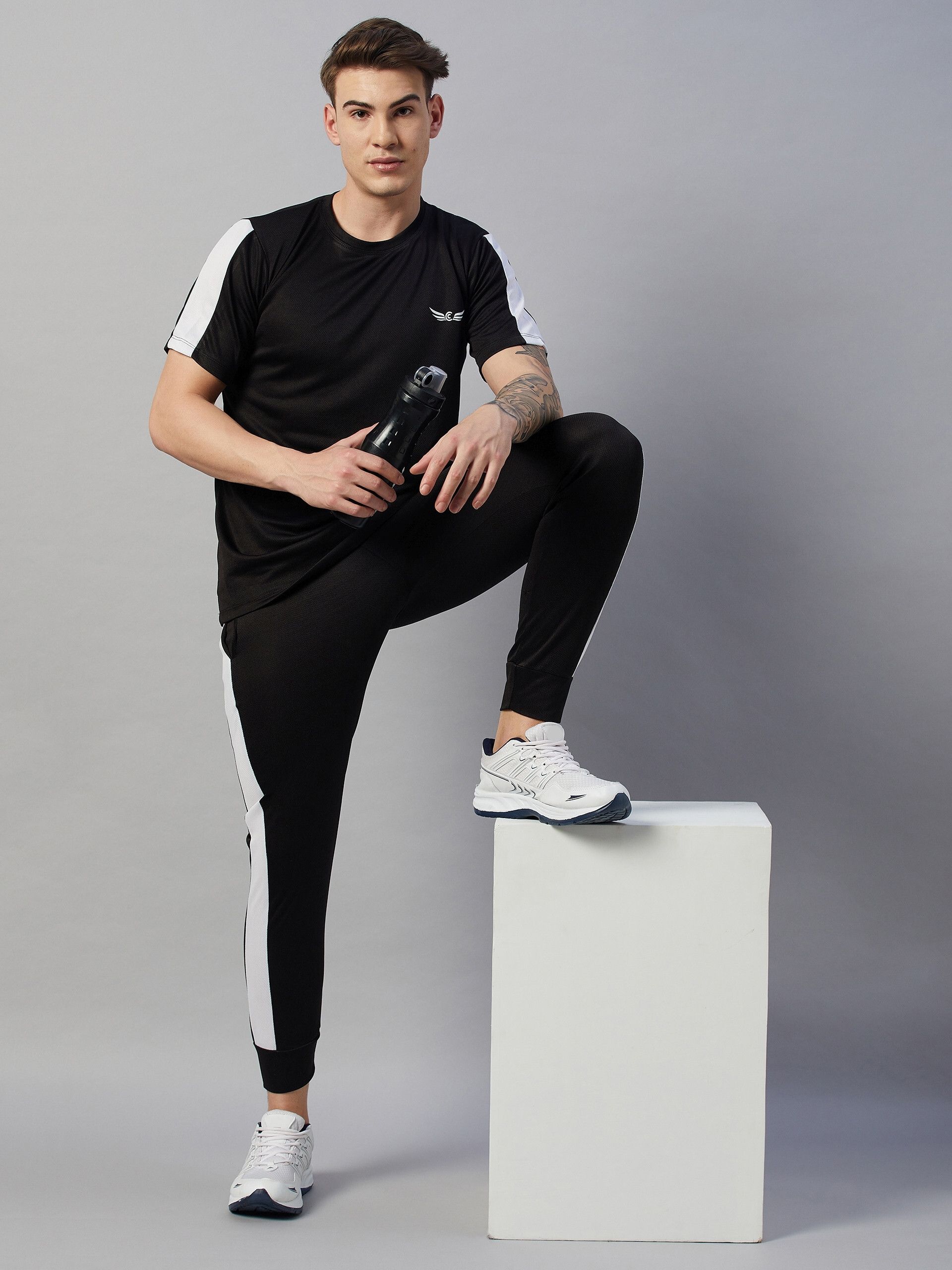 chrome & coral Colorblock Men Track Suit-picture-23