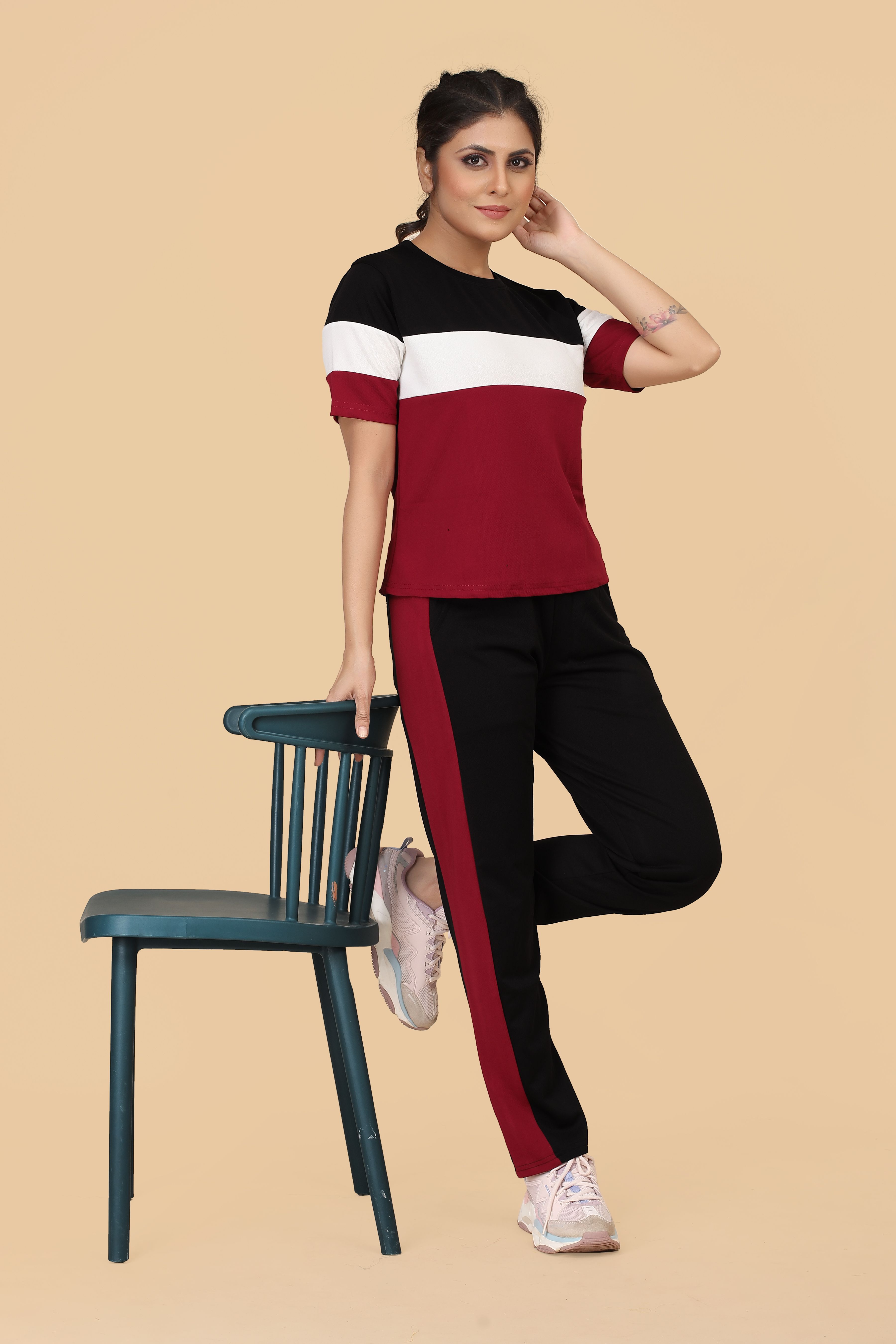 sakarmaa Colorblock Women Track Suit-picture-24