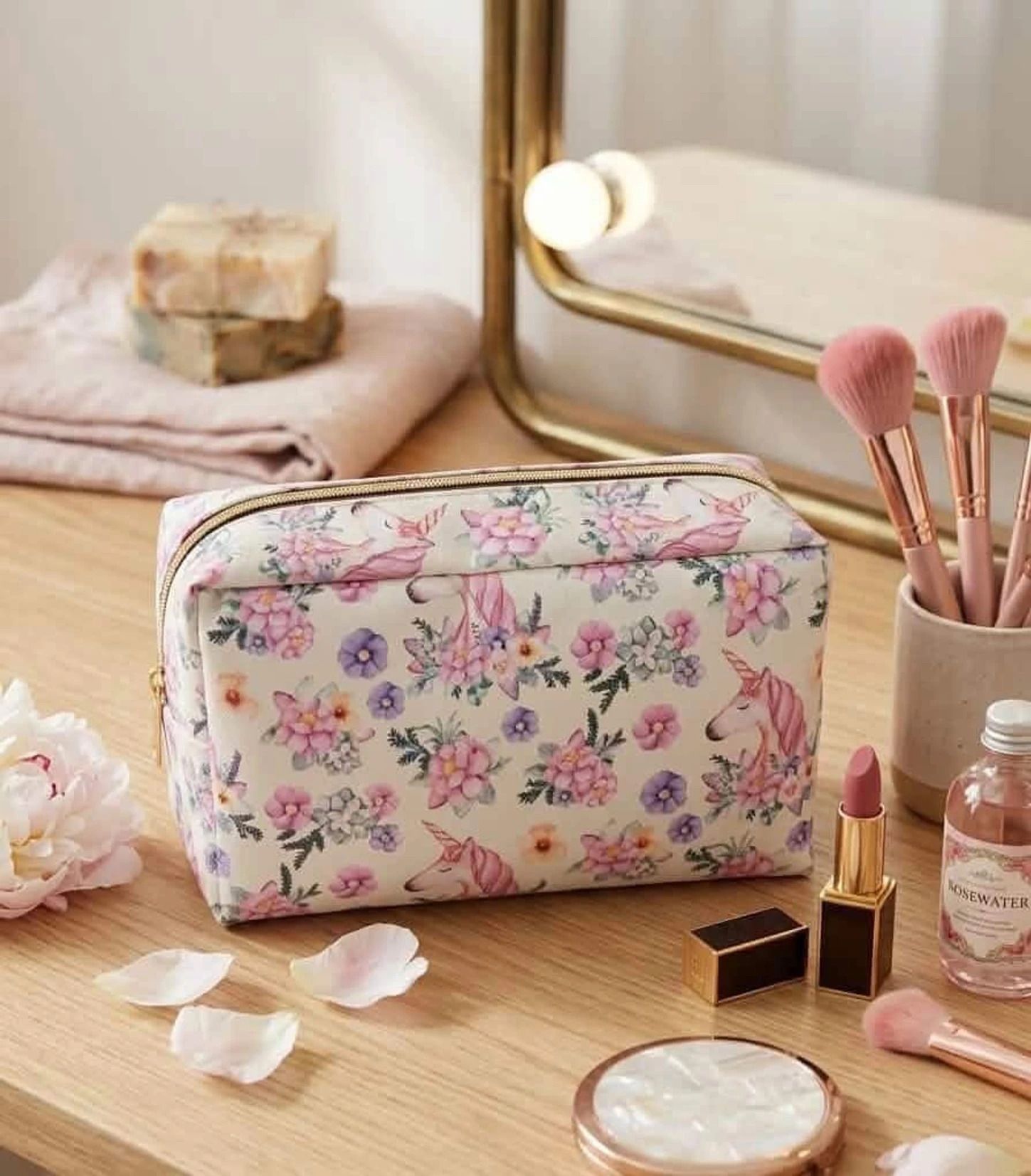 Women White Cosmetic Bag-image-19