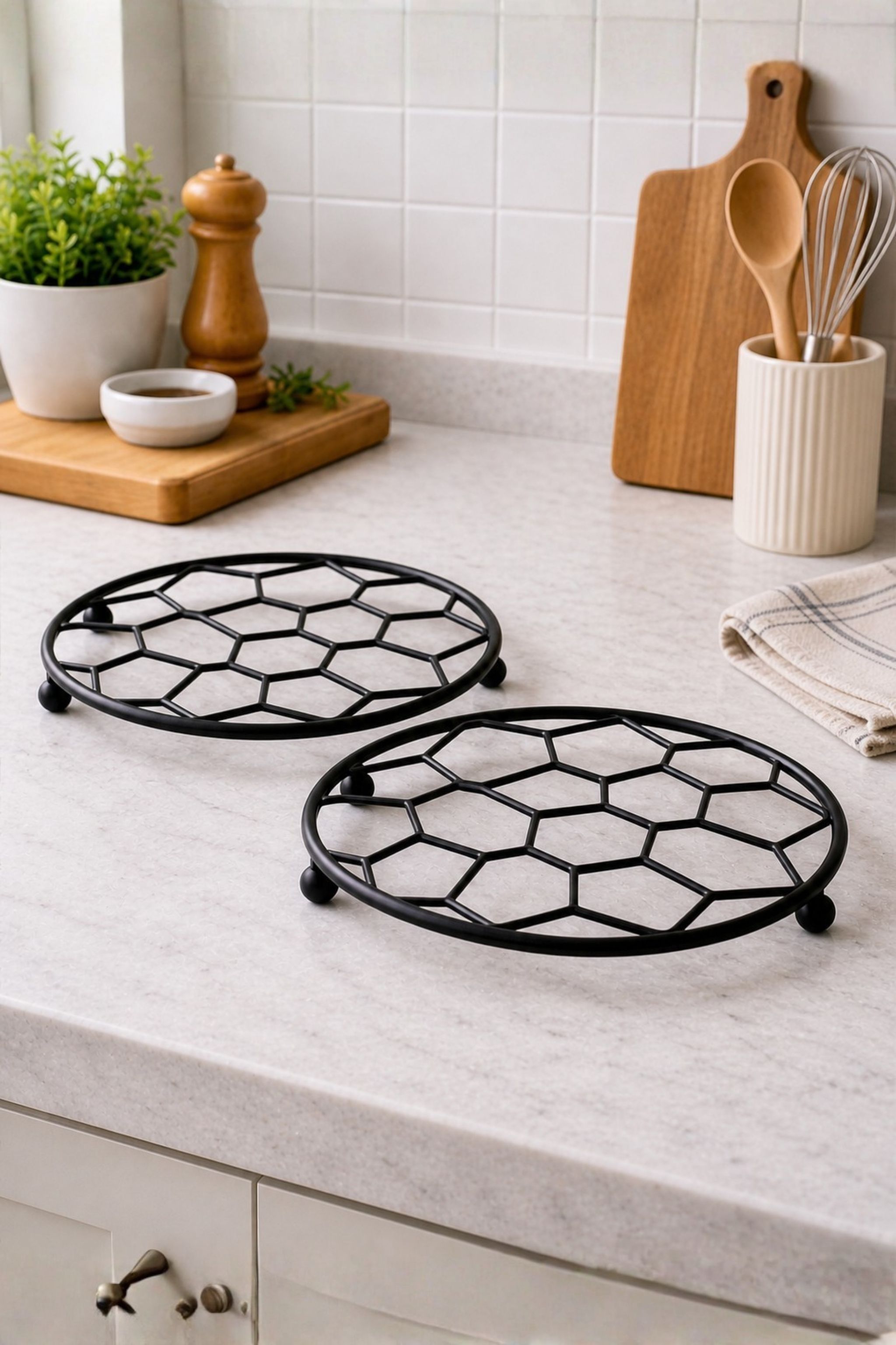 the urban home Premium Metal Trivet Set of 2 Heat Resistant Pot Stand for Kitchen & Dining Glossy Trivet-picture-41