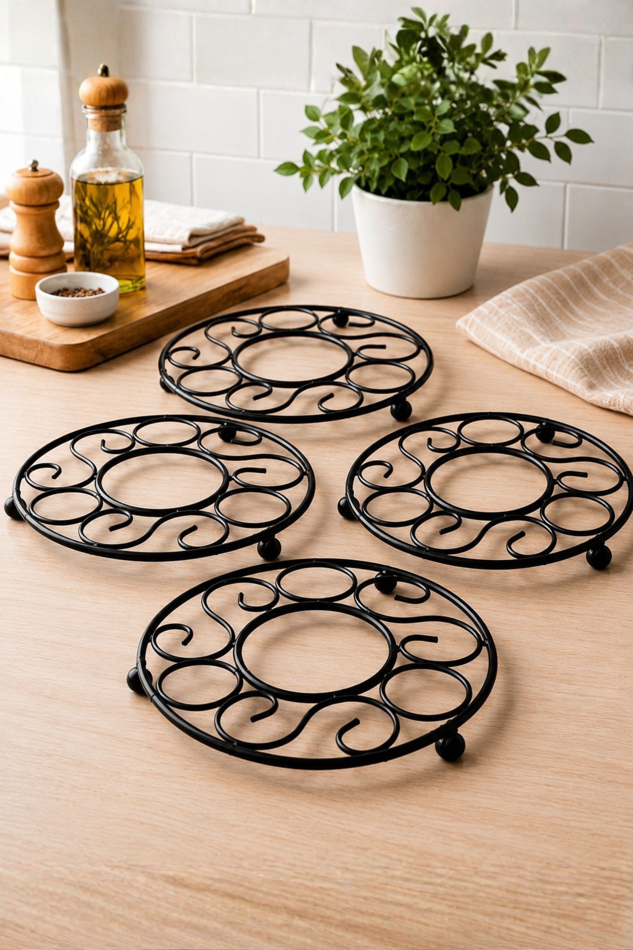 the urban home Premium Metal Trivet Set of 4 Heat Resistant Pot Stand for Kitchen & Dining Glossy Trivet-picture-40