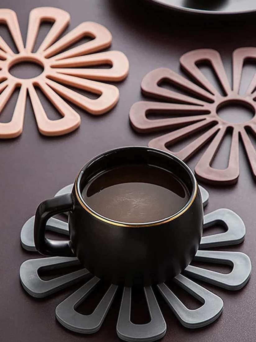 Silicone Heat Resistant Trivet Hot Pad for Cups Pots Anti Slip Mat Matte finish anti-slip smooth surface soft-touch heat resistant Trivet-image-12
