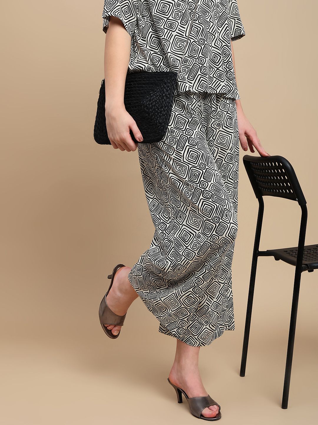 de moza Women Regular Fit Black Viscose Rayon Trousers-picture-13