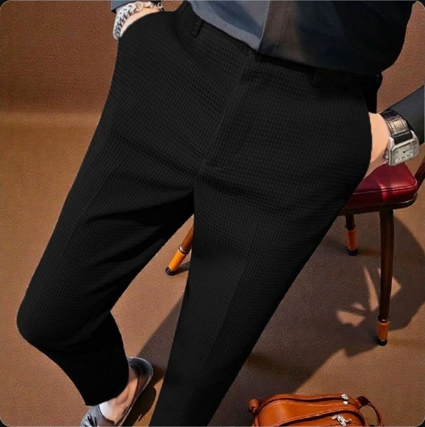Men Straight Fit Black Lycra Blend Trousers