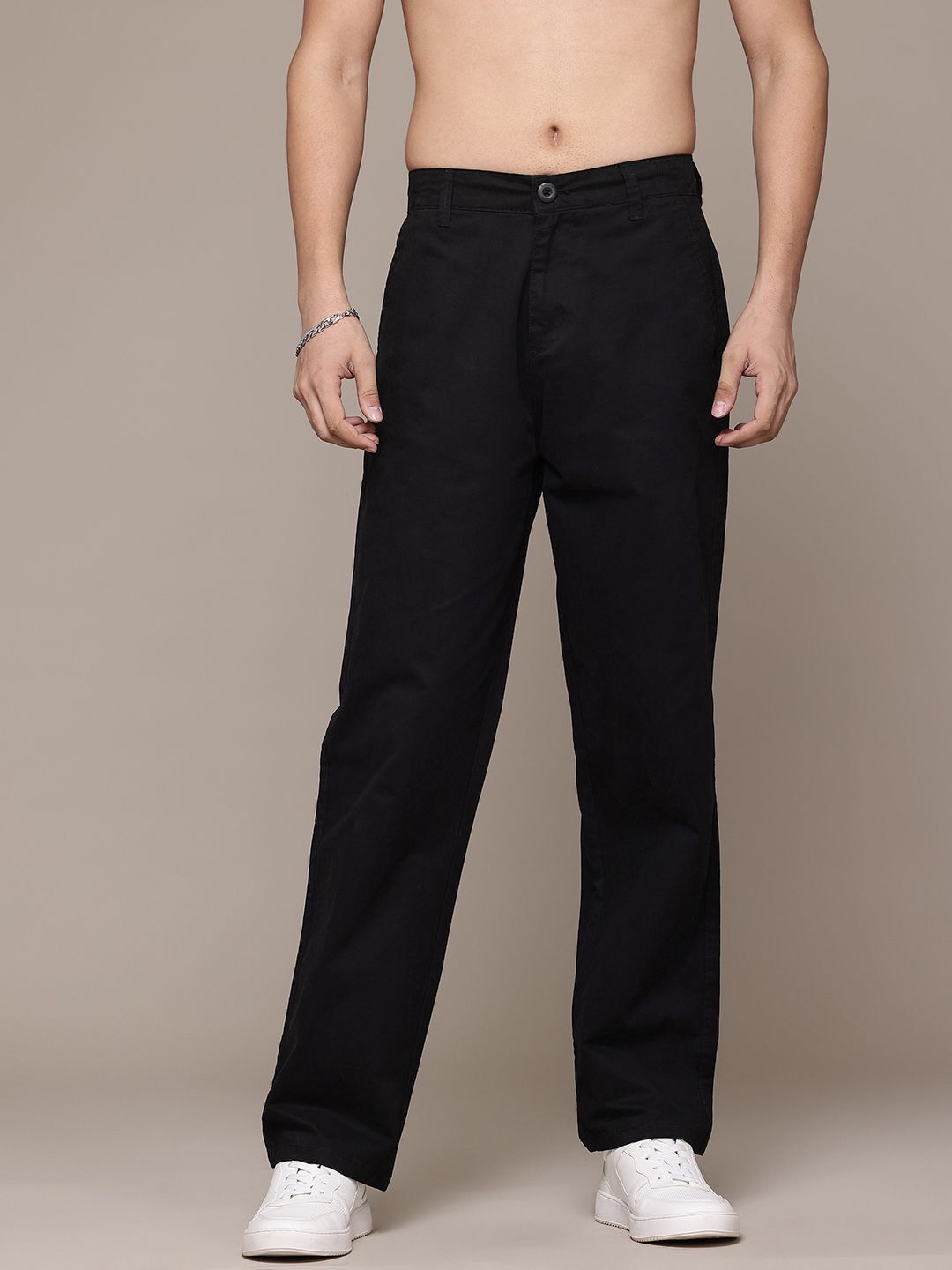 roadster Men Straight Fit Black Cotton Blend Trousers-picture-24