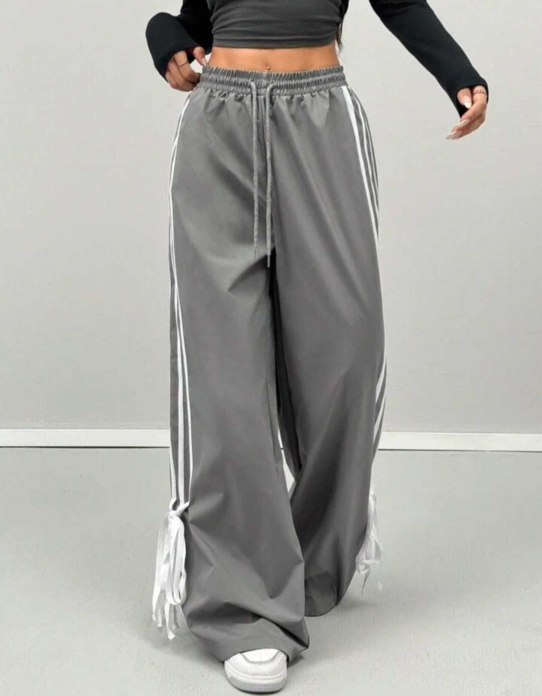 Women Solid Grey Track Pants