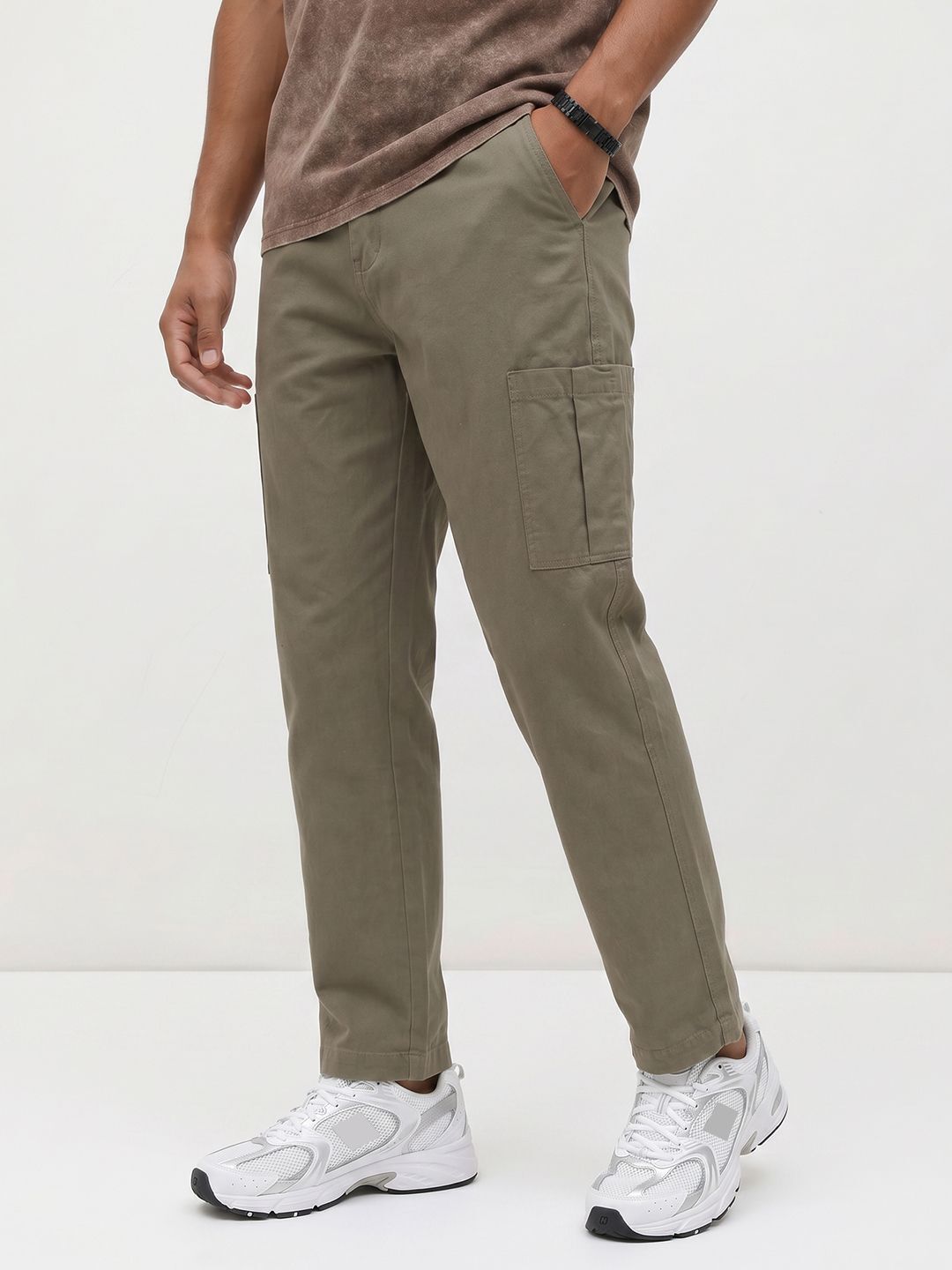 roadster Men Relaxed Green Pure Cotton Trousers-picture-11