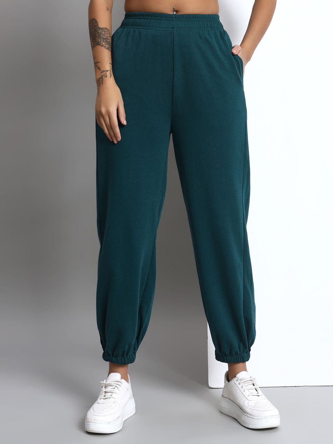 q-rious Women Cargos-picture-18