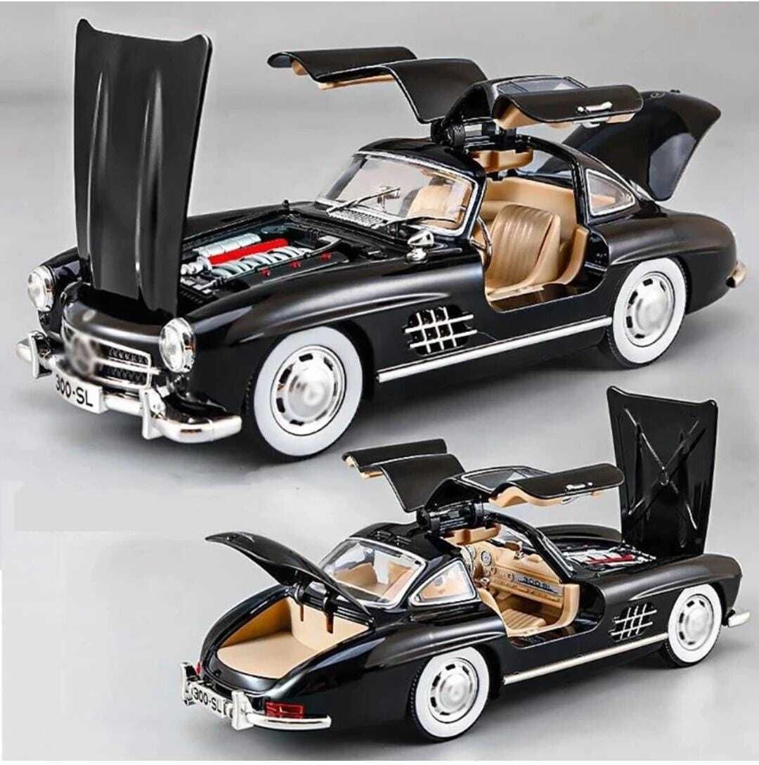 1:24 VINTAGE TOY CAR WITH SOUND & LIGHT MUSIC CLASSIC CAR