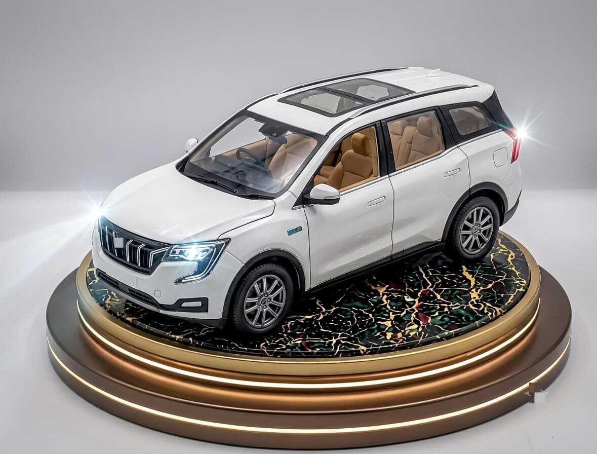 funvixo |XUV700| toy car |pullback| light & sound| metal| openable doors-picture-36