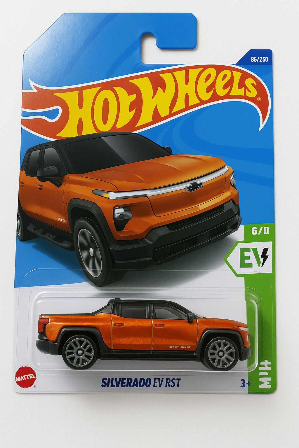 C4982 SILVERADO EV RST N CASE TOY CAR