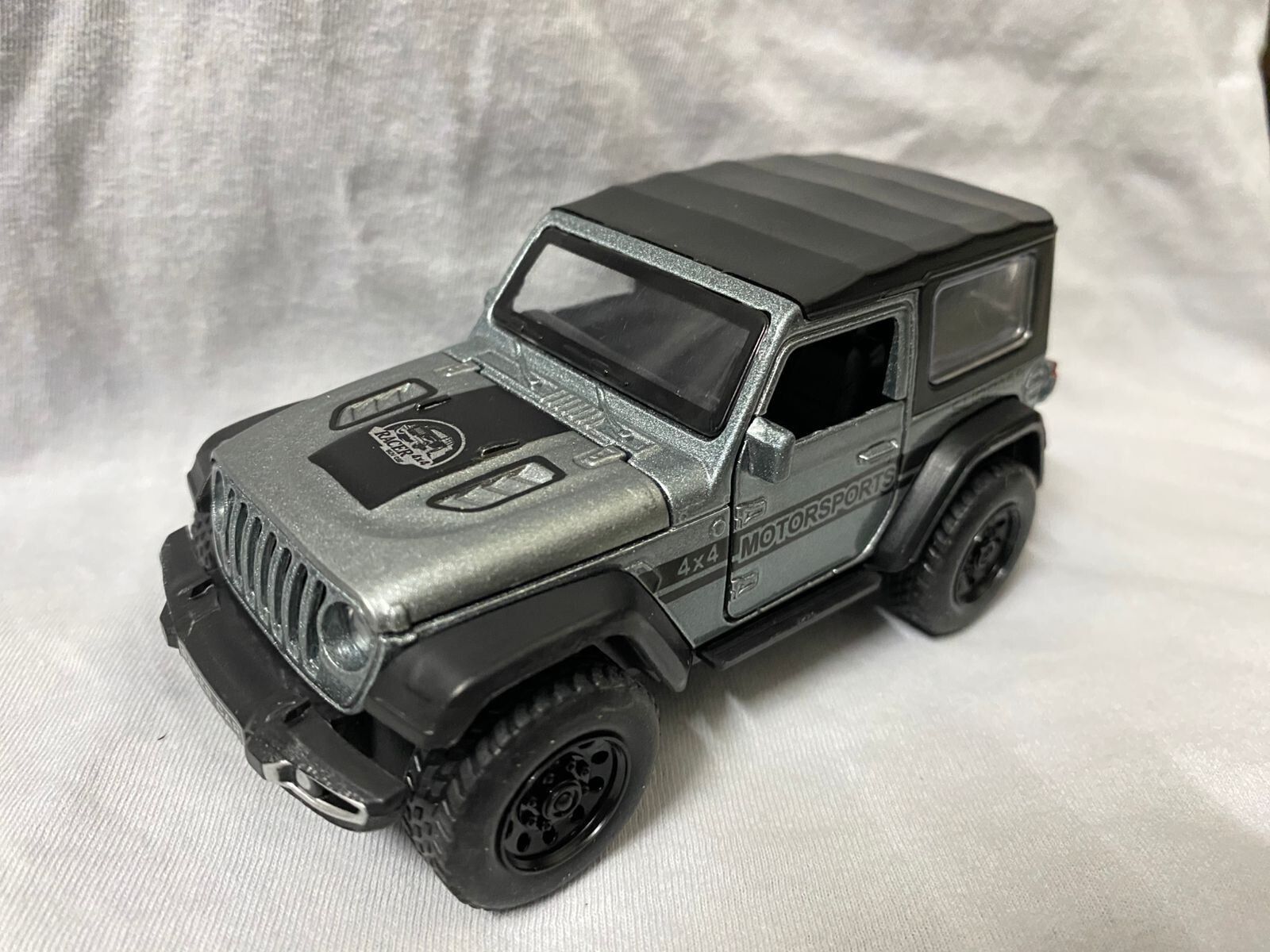 New Motorsport Alloy Metal Pull Back Diecast Thar Car Model Pull back 1.32 Scale-image-28