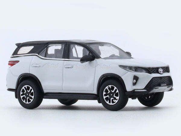 achint Heavy Duty Fortuner Metal Car with Pull Back Function & Openable Doors-picture-20