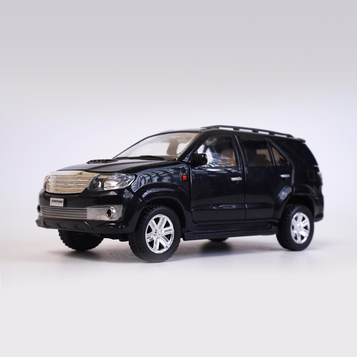 Toyo/ta Fortuner Die-Cast Pull Back Car Sturdy Metal Model Toy Vehicle for Kids-image-9