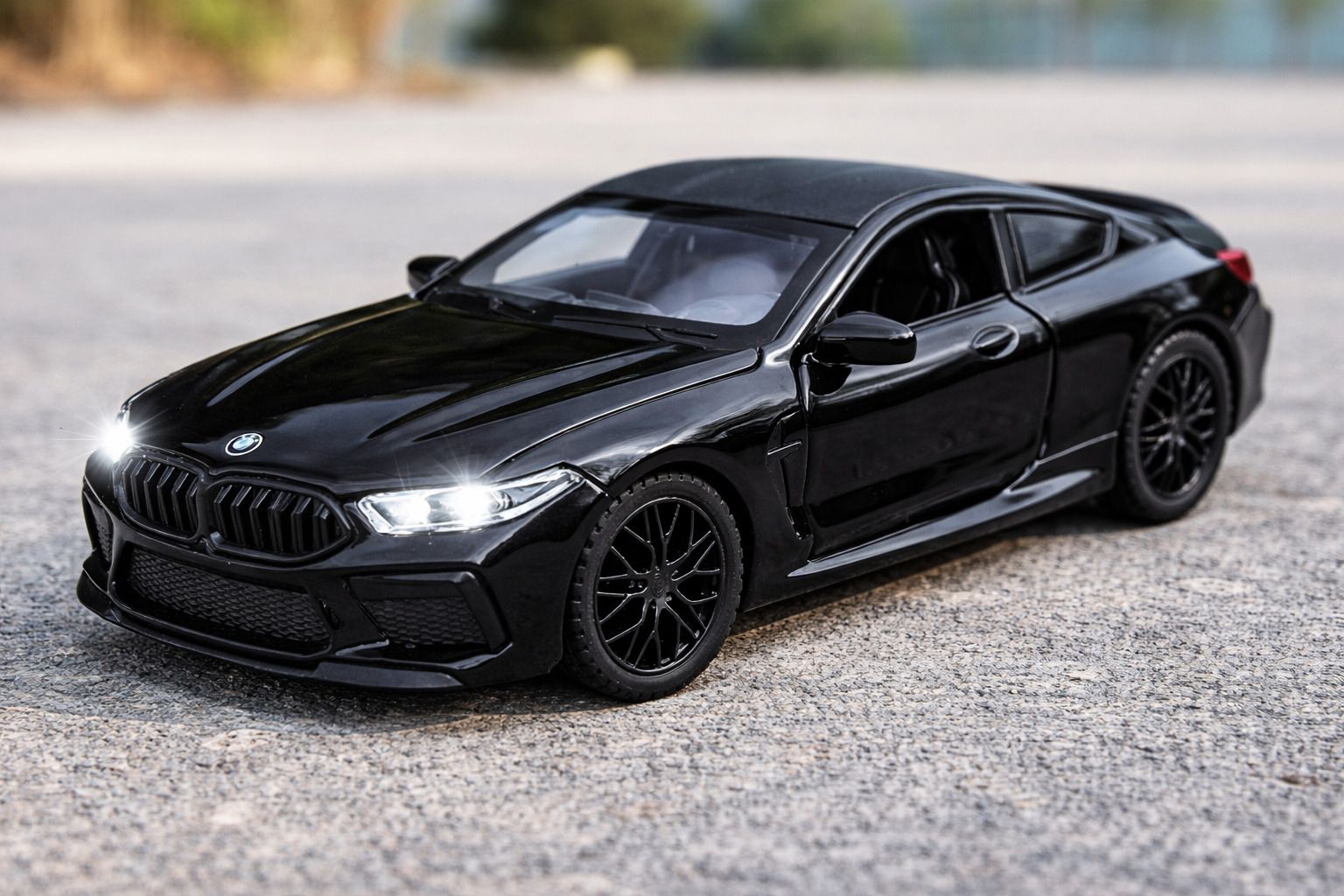 fraimingo BMW M8 Collectible Car Toy with Pull Back Function Lights and Opening Parts-picture-20