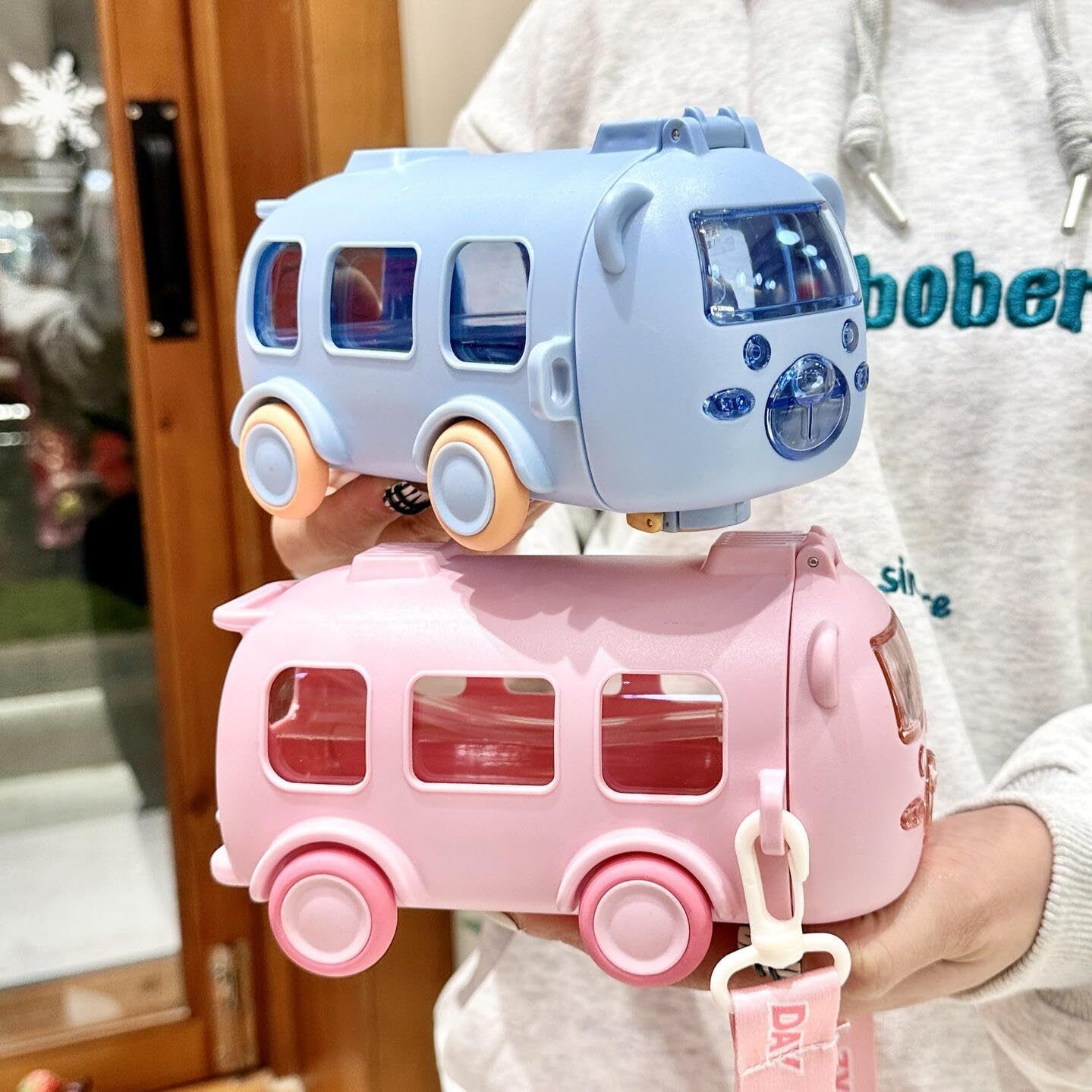 Bus Shape Water Bottle With Wheels Cute Water Bottle With Shoulder Strap 500 ml Water Bottle-image-42